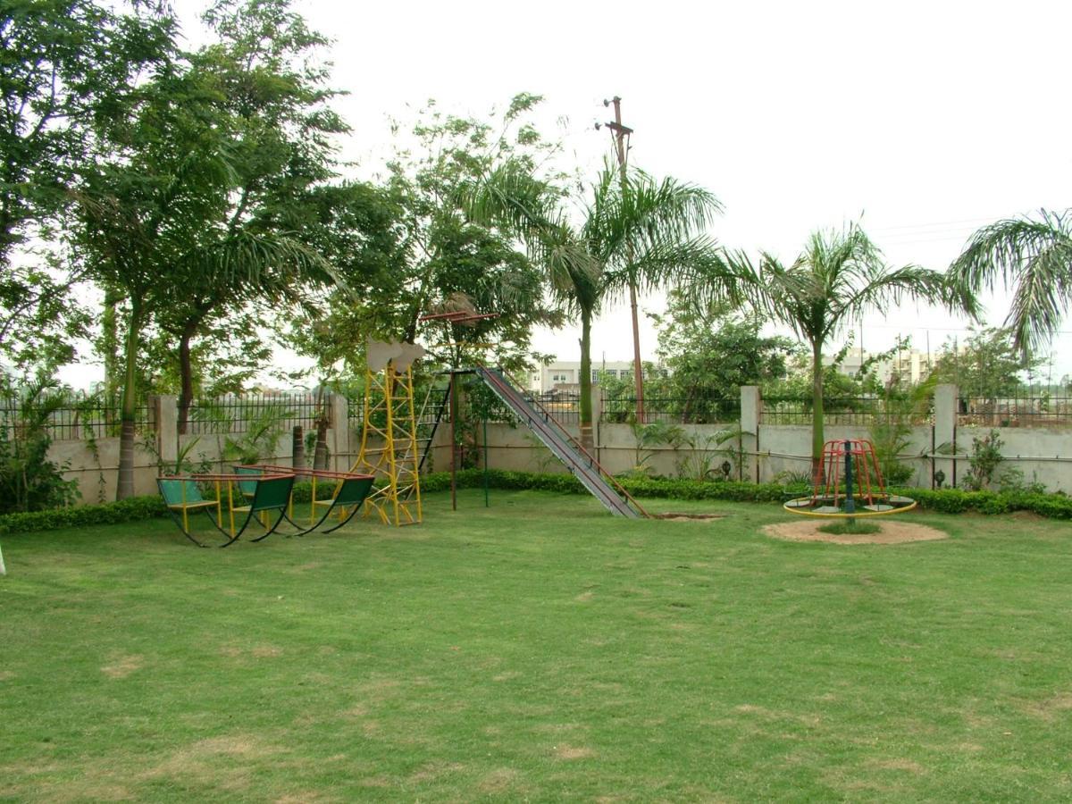 Vip'S Club Hotel Raipur  Bagian luar foto